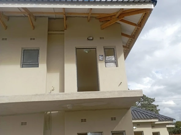 2 Bedroom Flat & Apartment