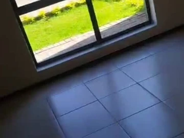 2 Bedroom Flat & Apartment