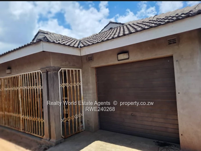 Rydale Ridge House For Sale With Deed (Sole Mandate)