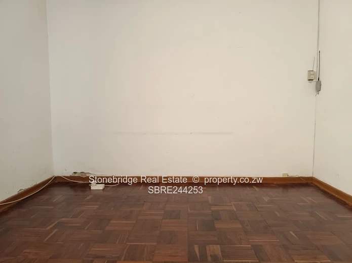 4 Bedroomed  House in Famona to rent for Commercial Use