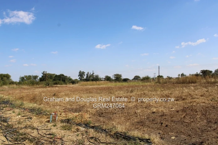 Kadoma Sabona bona plot for sale