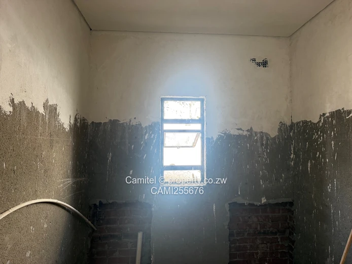 Sunlit 3-Bed Townhouse in Greendale North (Peakwood)with Borehole
