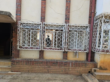 2 Bedroom Flat & Apartment