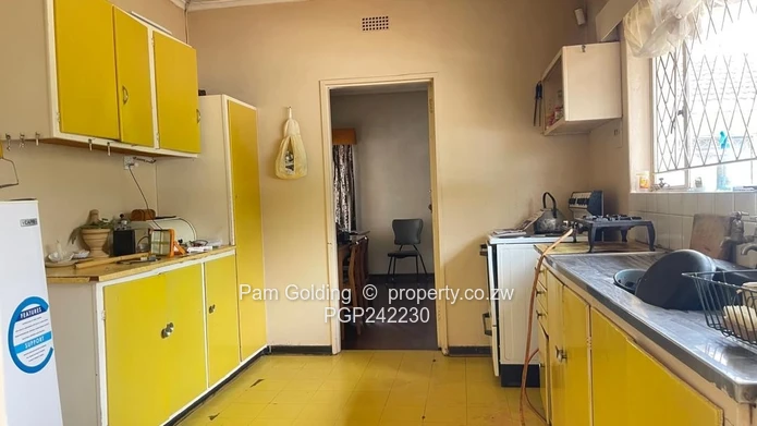 3 Bedroom House In Eastlea (Sole Mandate)