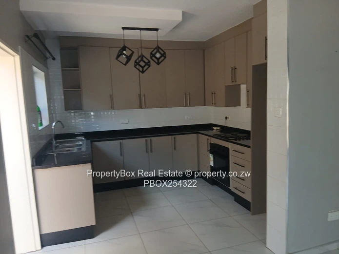 Aspindale 4 beds house to rent for Immediate occupation!