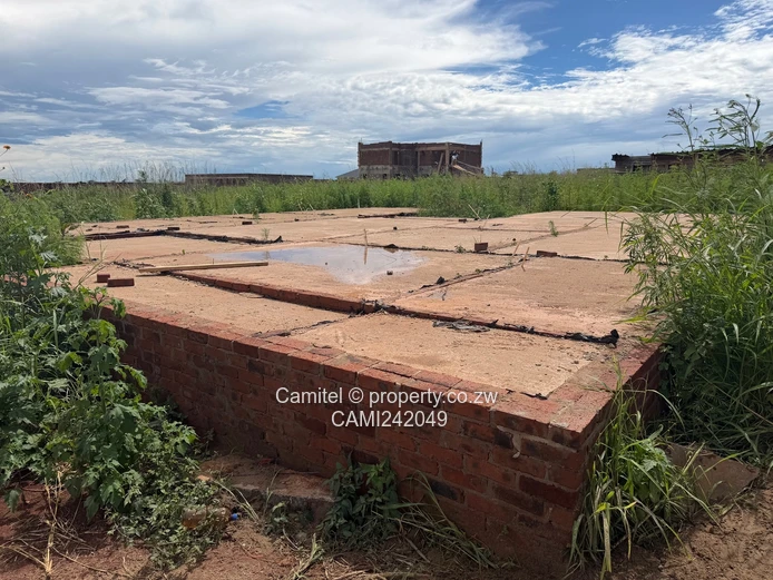 Nyeredzi Ridge 500sqm with deeds at slab level with 4 beds