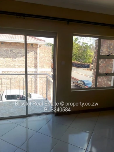 Mt pleasant, st kilda 3 bed duplex flat to rent