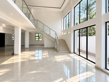 7 Bedroom House