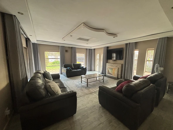 6 Bedroom House