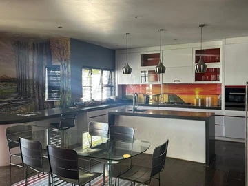 5 Bedroom House