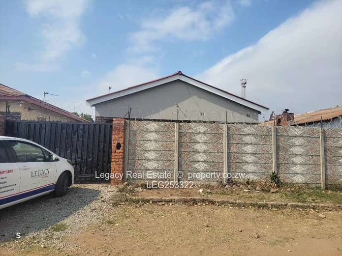 Tiled 3-Bed Mufakose Home - Verandah & Fitted Kitchen