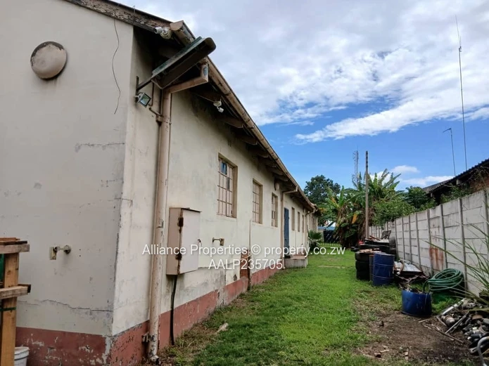 1750sqm Warehouse Facility with Offices in Prime Graniteside (Kelvin North)