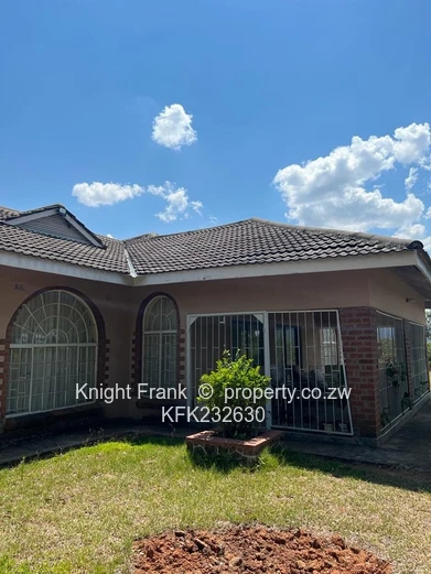 Vumba: Spacious 5-Bed House, Fireplace & Borehole on 2.02ha