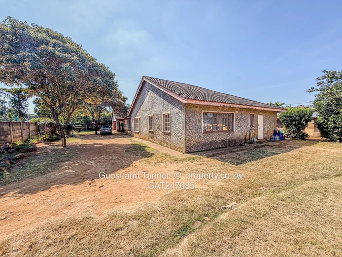 4 Bedroomed house For Sale In Borrowdale West