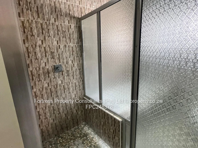 Emerald Hill: 3-Bed Tiled Home w/Solar, Water Tank