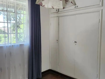 3 Bedroom Flat & Apartment