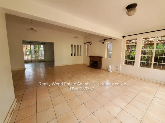 Three Beds House to Rent-Close to Alexandra Park