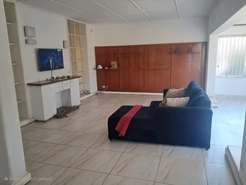 3 Bedroom Flat & Apartment