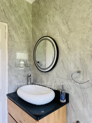 Very neat & modern house for sale in Mount Pleasant Heights (Sole Mandate)