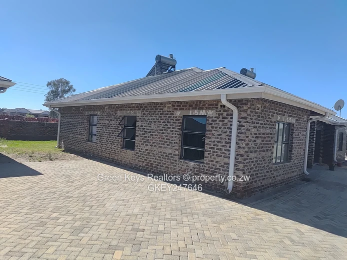 Marlborough 3 beds cluster unit for sale