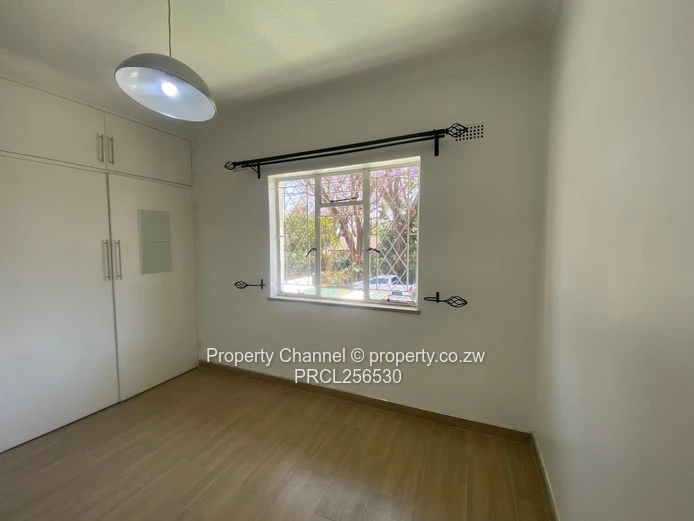 Avondale - Spacious 3-Beds Duplex Garden Flat In a Well Secured Block