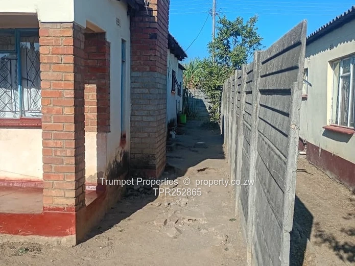 House for sale in Mkoba, title deeds