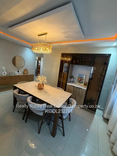 An exquisite 4bed in Sunview Glaudina Marwede 