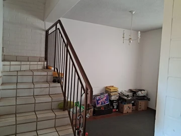 2 Bedroom Flat & Apartment