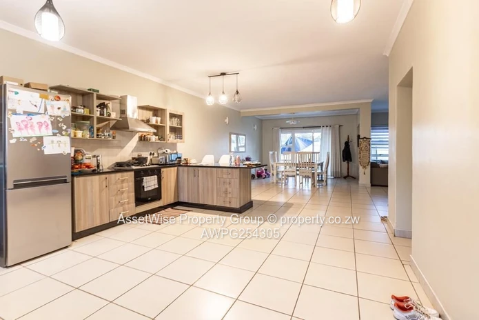 Avondale West: Cozy 4-Bed Townhouse 