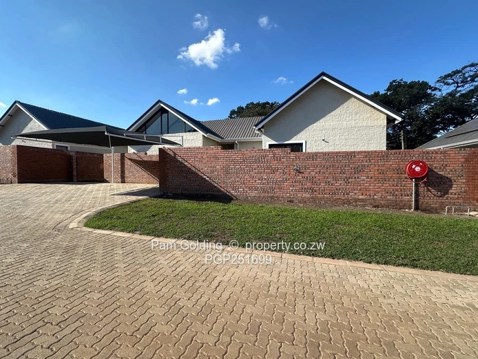 Refined 2 Bedroom Cluster Home (Sole Mandate)
