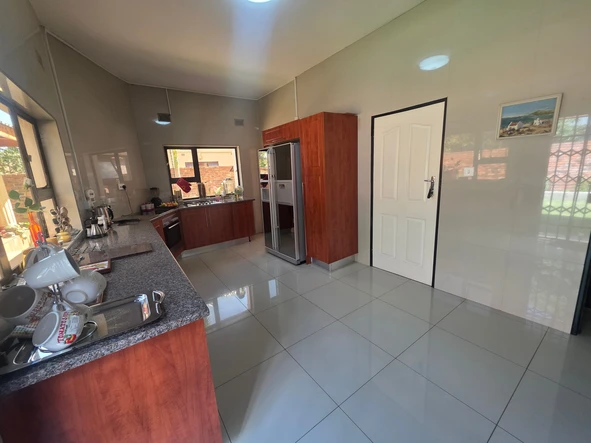 6 Bedroom House