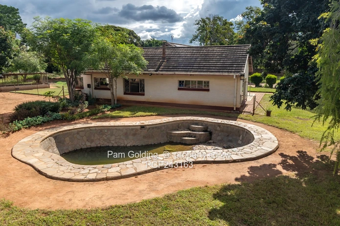 Prime Family Living On Expansive Grounds, Athlone (Sole Mandate)