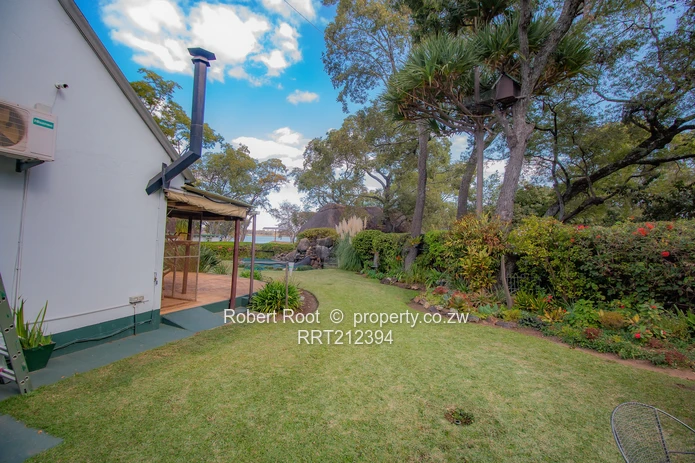 Lakeside Oasis – Ideal Family Home (Sole Mandate)