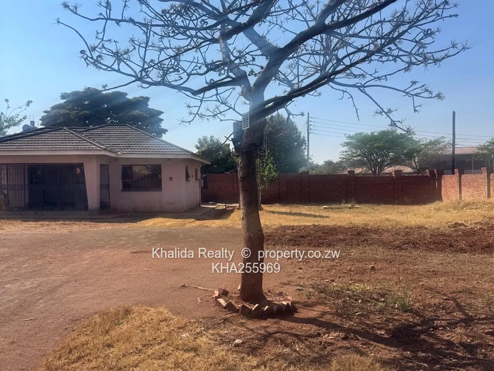 Gletwin stand with a 3 bed cottage for sale
