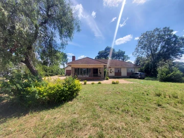 Lovely House with Endless Potential 