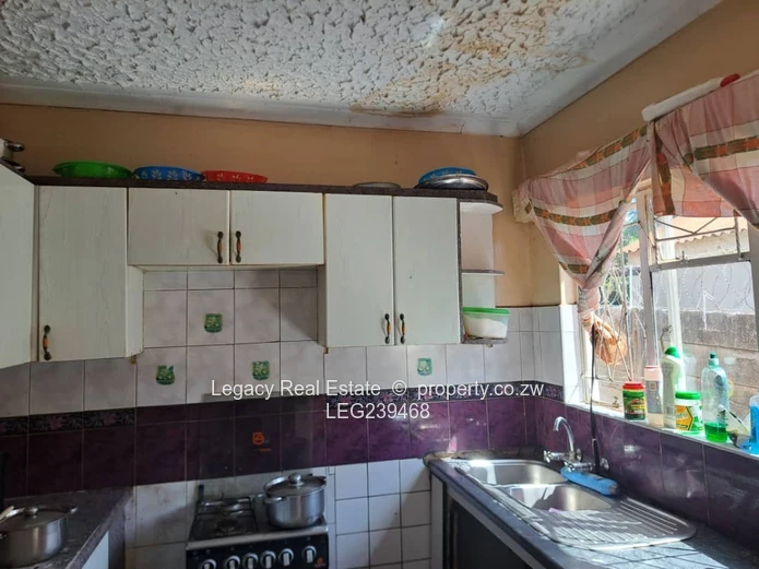 Dzivarasekwa Gunhill Family Home with ensuite & borehole