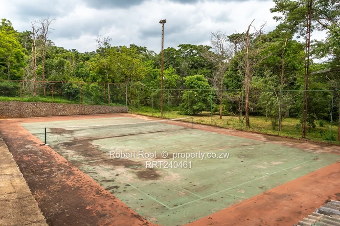 Tranquil Garden Living - 10,430 Sqm In Umwinsidale