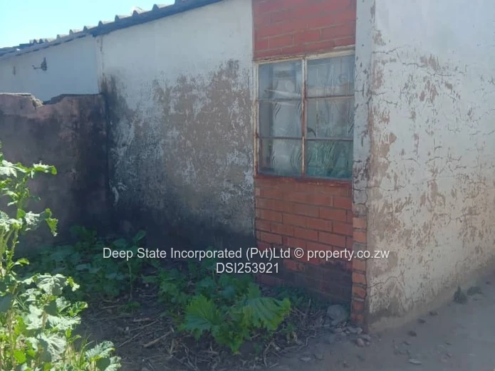 Mufakose core house for sale 