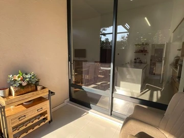 4 Bedroom Flat & Apartment