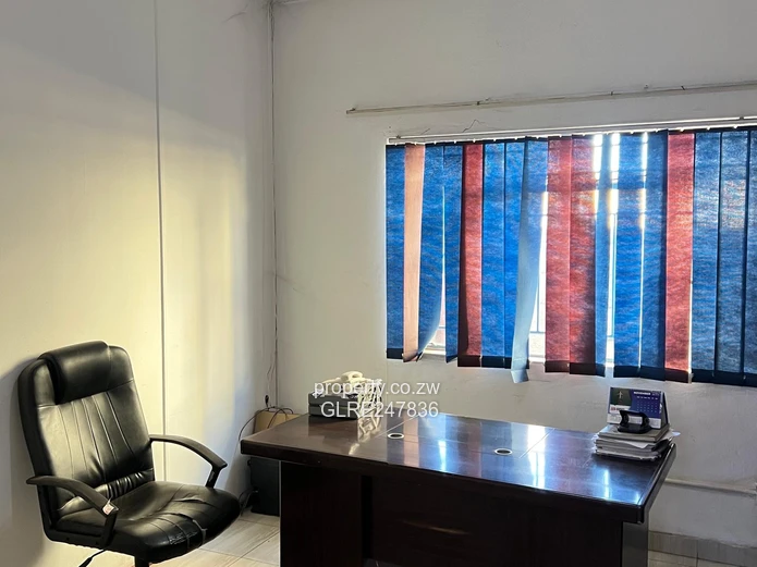 Willowvale Warehouse & Yard — 5,000 m² with Offices & Borehole