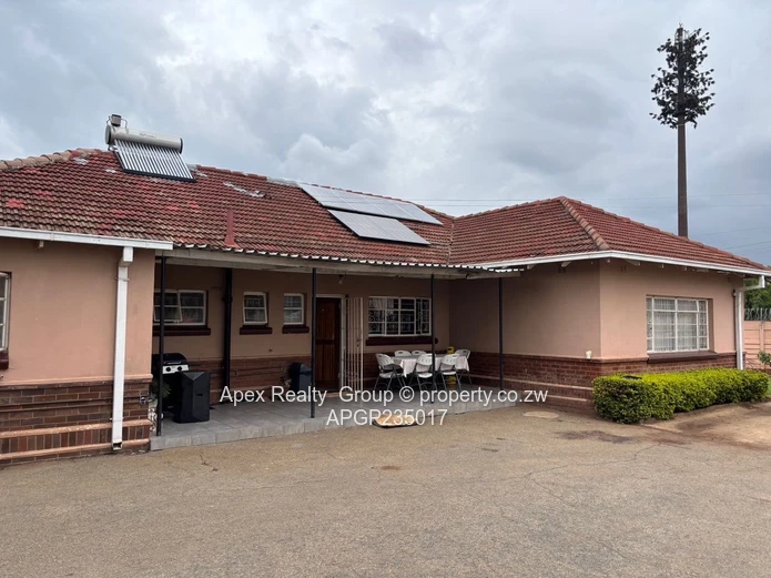 Strathaven Suffolk Road Frontage House for Rental