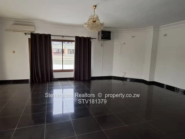 6-Bedroom Luxurious Rental in Shawasha Hills, Harare with Pool & Borehole!