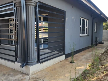 5 Bedroom House