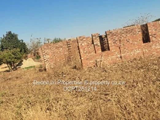 **Glaudina Nenyasha – Incomplete House for Sale | 630m²**