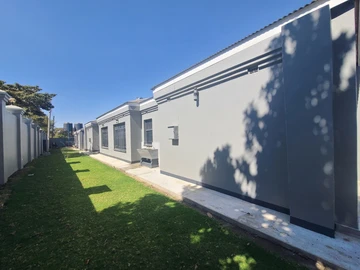 3 Bedroom Flat & Apartment