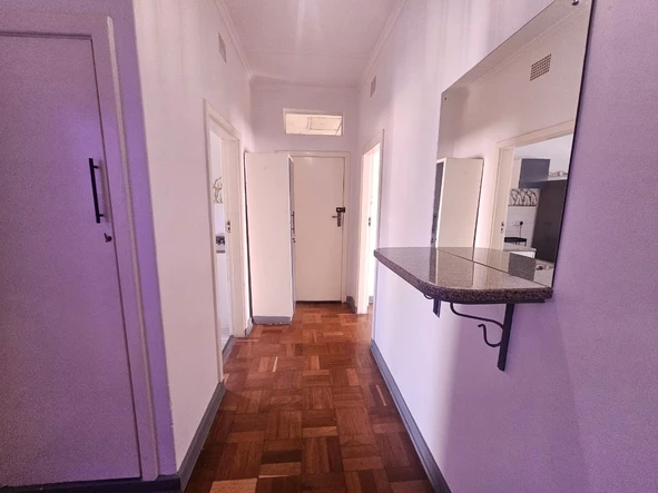 2 Bedroom Flat & Apartment