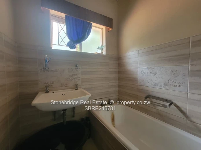 4 Bedroomed House in Fortunes gate for sale