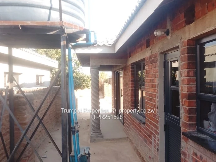 6 Bedroom House in Stoneridge For Sale