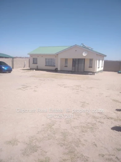 Rockview Chitungwiza House For Sale