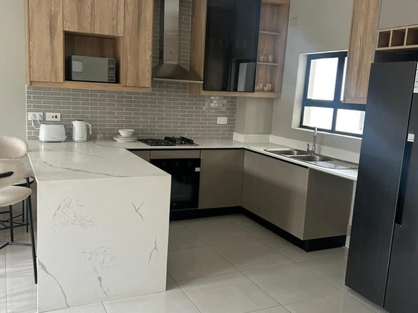 2 Bedroom Flat & Apartment